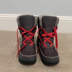 Sorel Women's Gray Winter Boots with Red Laces